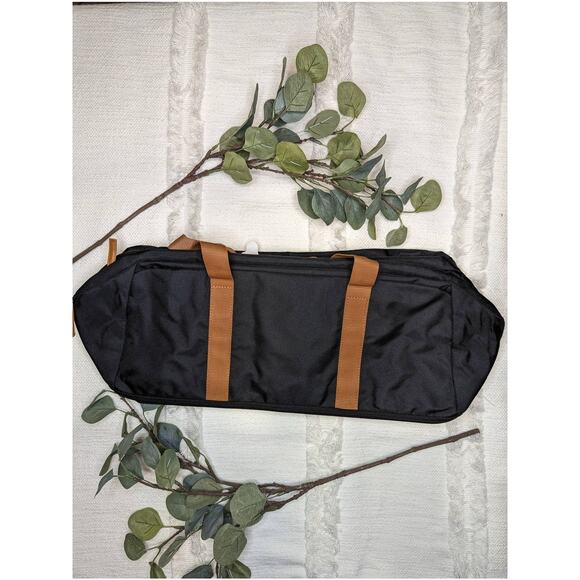 DSW Weekender Bag in Black - Picture 1 of 6